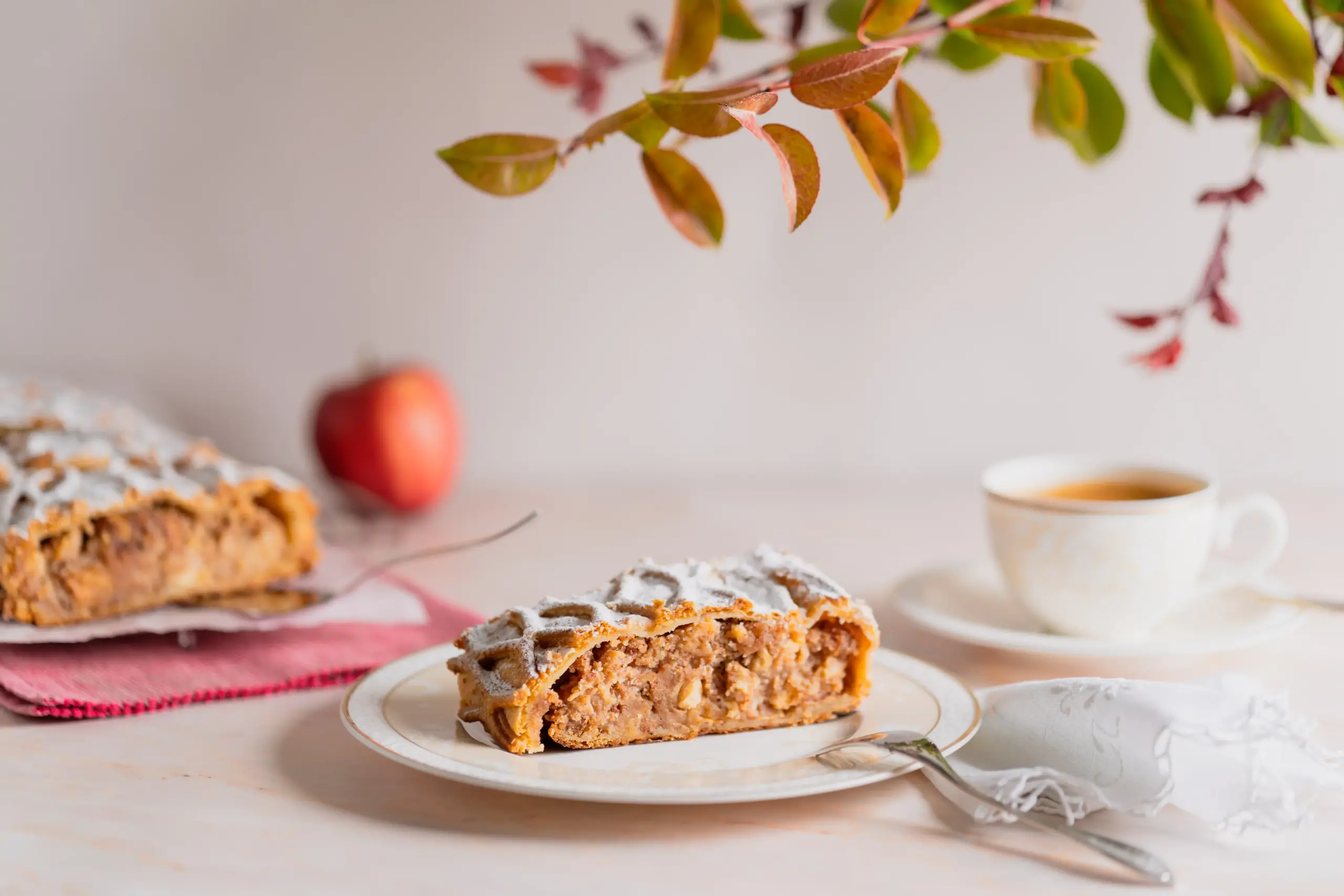 Apfeltstrudel Konditorei Necker Frühstücken am Wolfgangsee